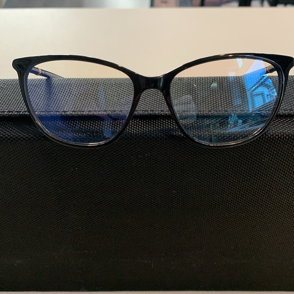 Elegant Black Women's Glasses